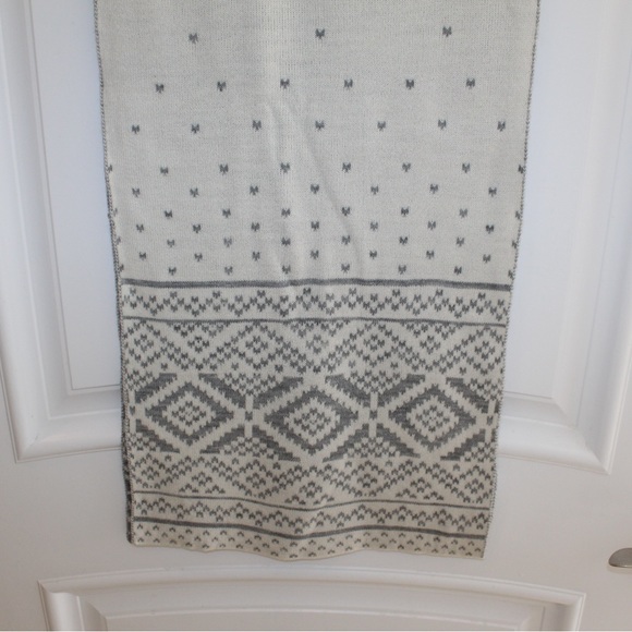 Gap fair isle scarf (NWT) - Picture 6 of 9